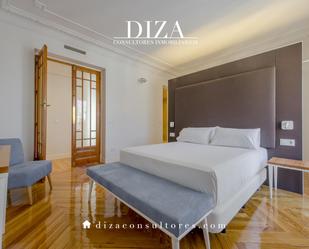 Dormitori de Apartament de lloguer en  Madrid Capital amb Aire condicionat i Balcó