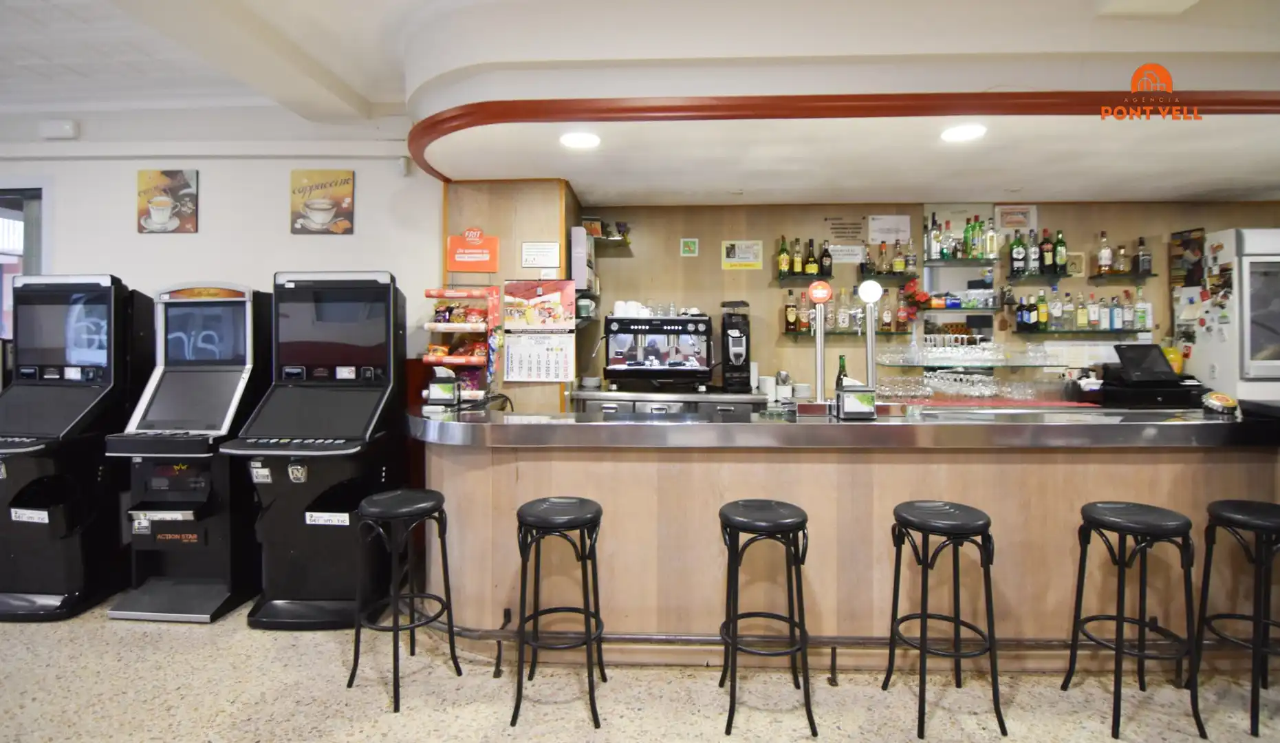 Local commercial à vendre à La Bisbal d'Empordà, imagen 2