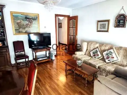 Sala d'estar de Pis en venda en Barcelona amb Aire condicionat i Parquet