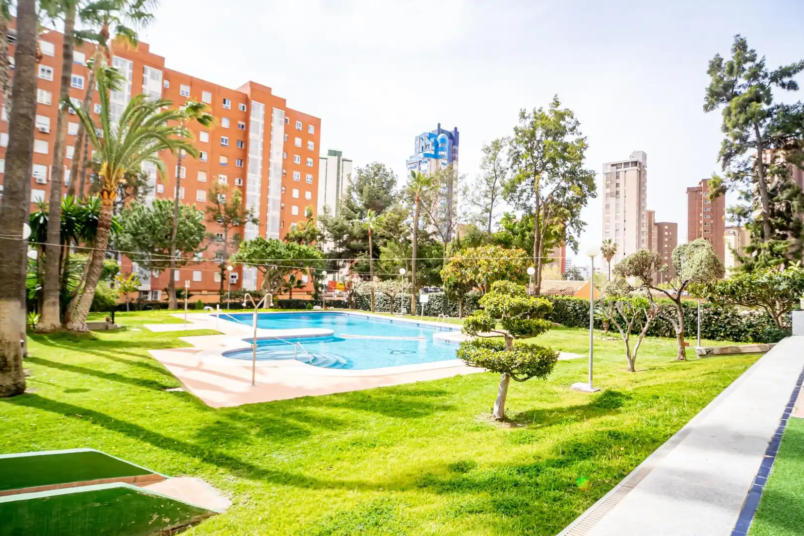 Piscina de Apartament en venda en Benidorm amb Jardí privat i Piscina comunitària