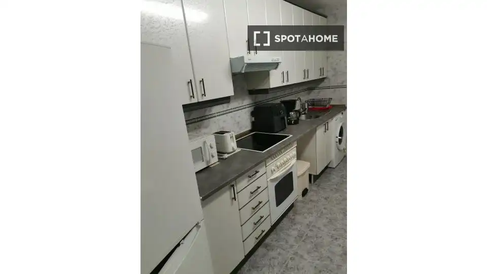 Küche von Wohnung zur Miete in Madrid mit Klimaanlage, Heizung und Möbliert