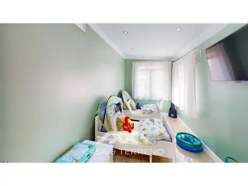 Dormitori de Casa o xalet en venda en Vélez-Málaga amb Piscina, Moblat i TV
