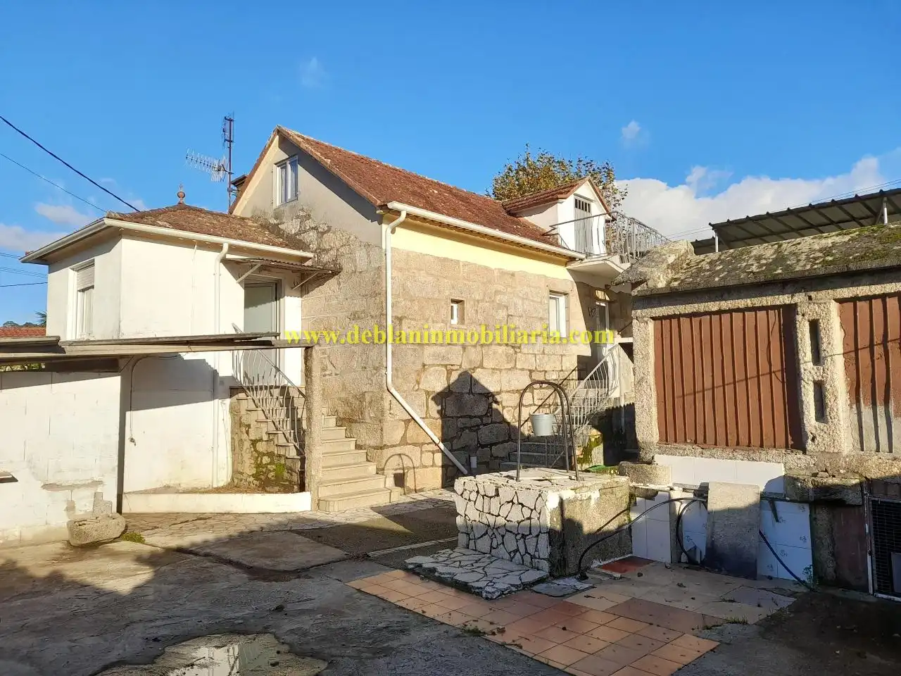 Außenansicht von Haus oder Chalet zum Verkauf in Tui mit Heizung, Privatgarten und Terrasse