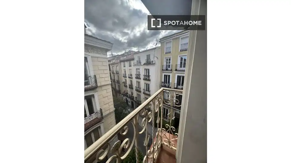 Appartamento con terrazza in affitto a Centro, imagen 11
