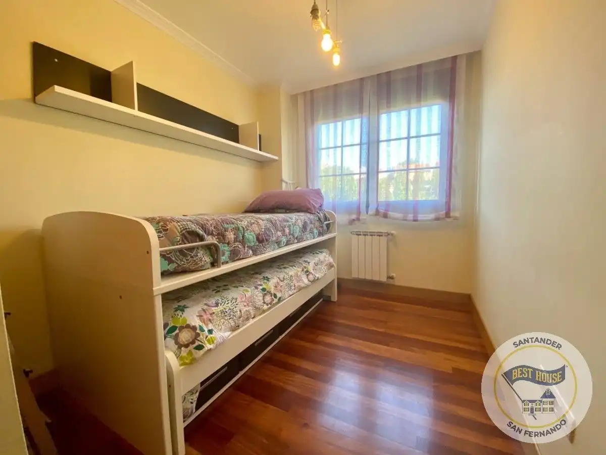 Wohnung zur Miete in Avenida de Cantabria, Valdenoja
