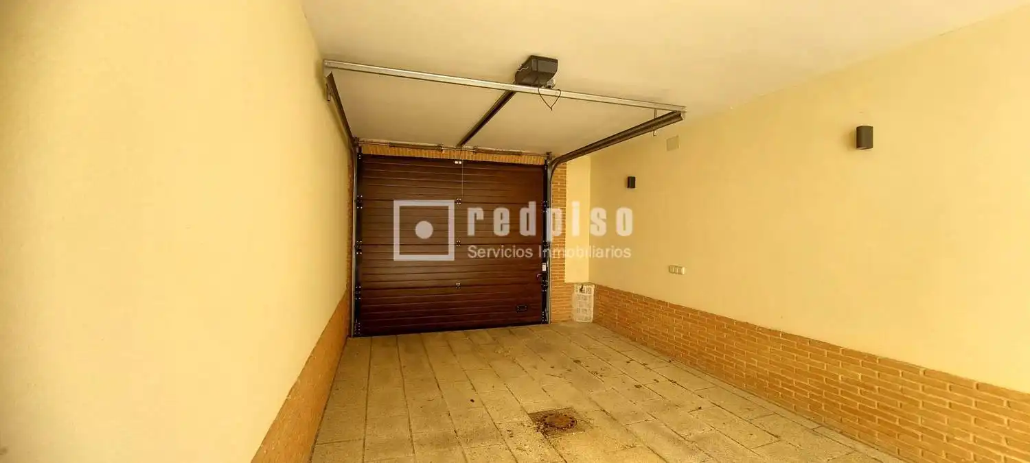 Parking of Houses for sale in Malpica de Tajo  with Air Conditioner, Heating and Storage room