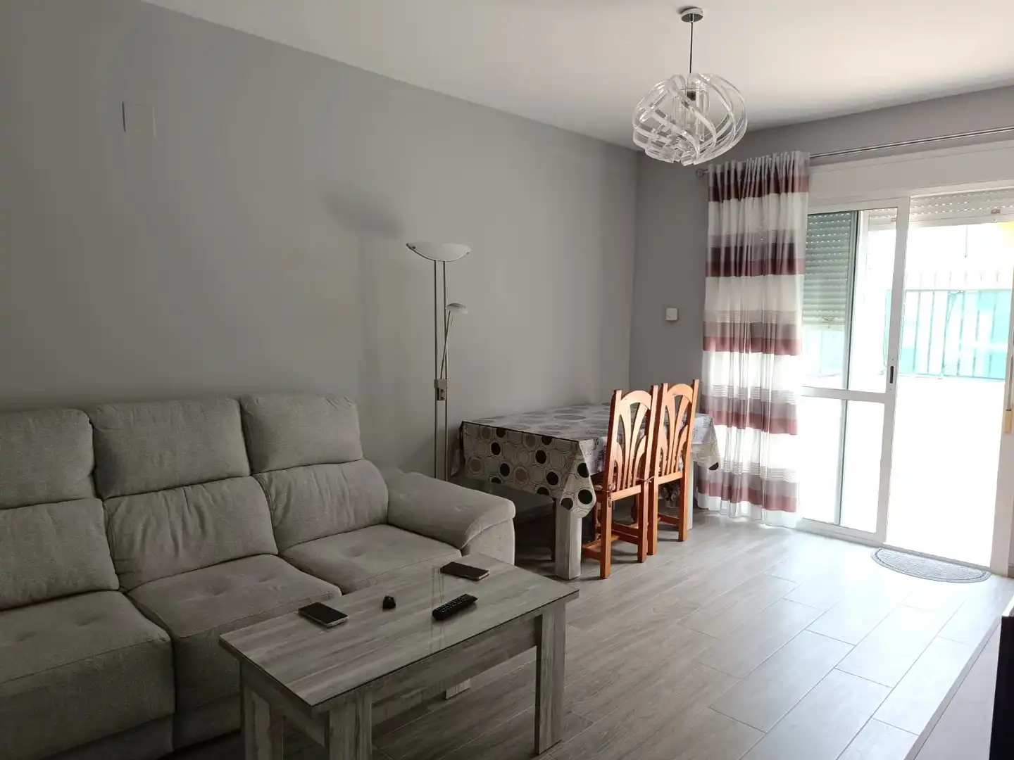 Sala d'estar de Casa adosada de lloguer en Cáceres amb Calefacció, Terrassa i Traster