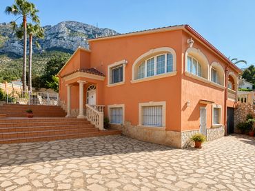 Xalet amb piscina en venda a El Montgó