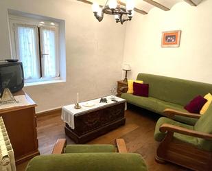 Sala d'estar de Pis en venda en Amezketa amb Jardí privat, Traster i Moblat