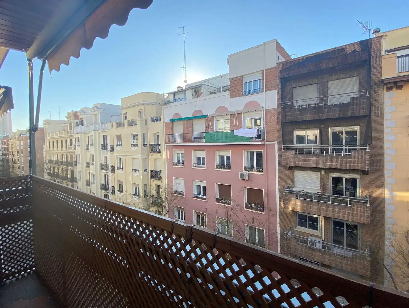 Exterior view of Flat for rent in Barrio de Salamanca