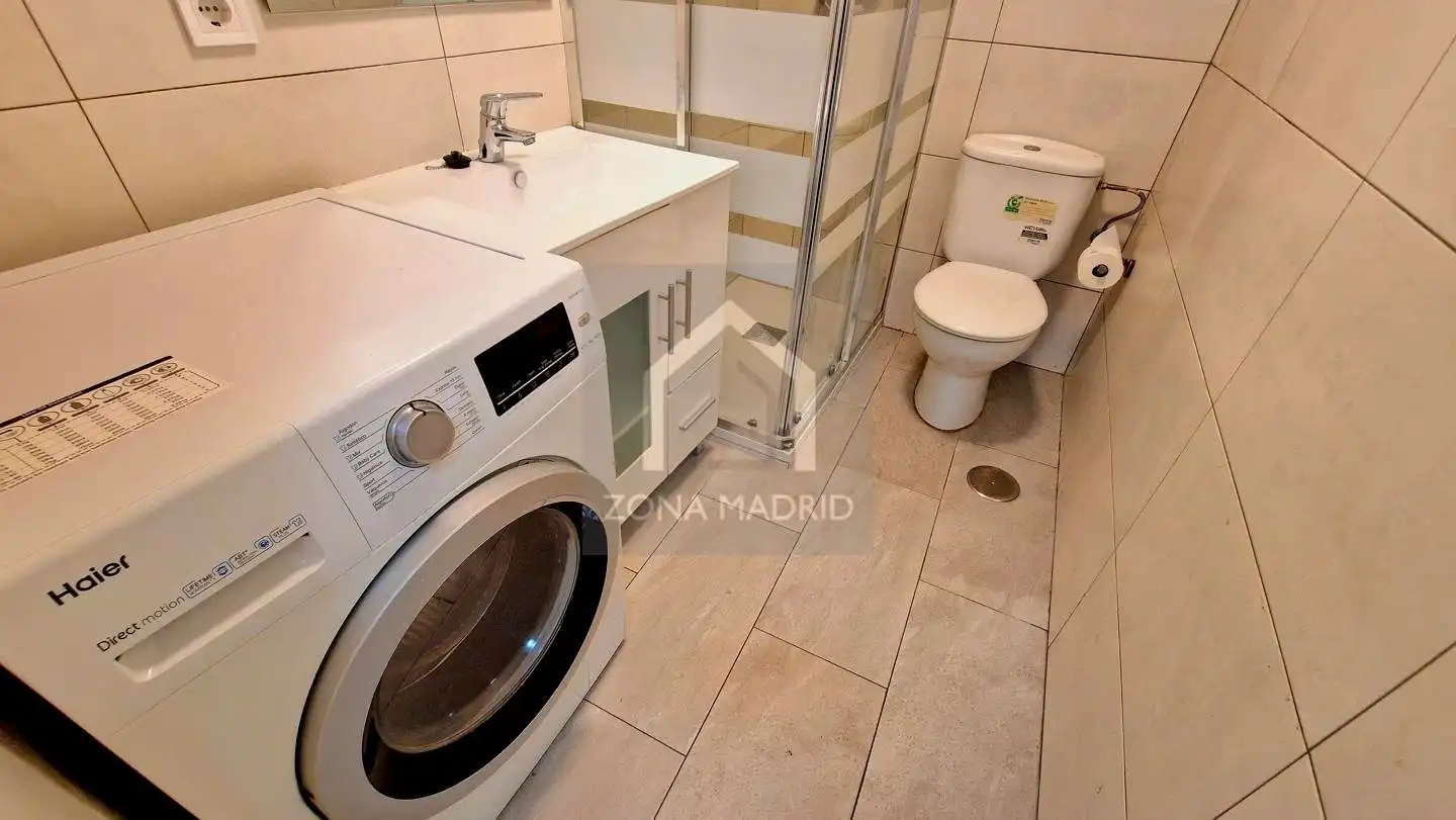 Badezimmer von Wohnung zur Miete in Madrid