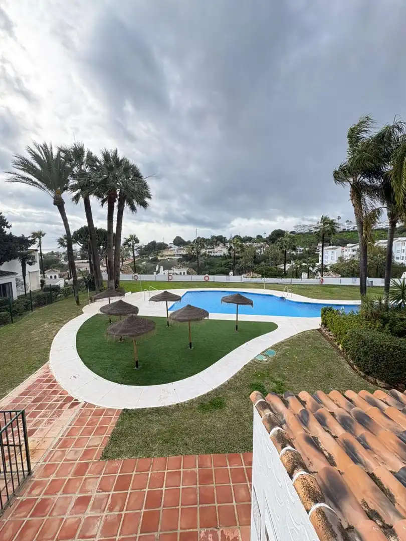 Jardí de Dúplex en venda en Mijas amb Calefacció, Terrassa i Piscina comunitària