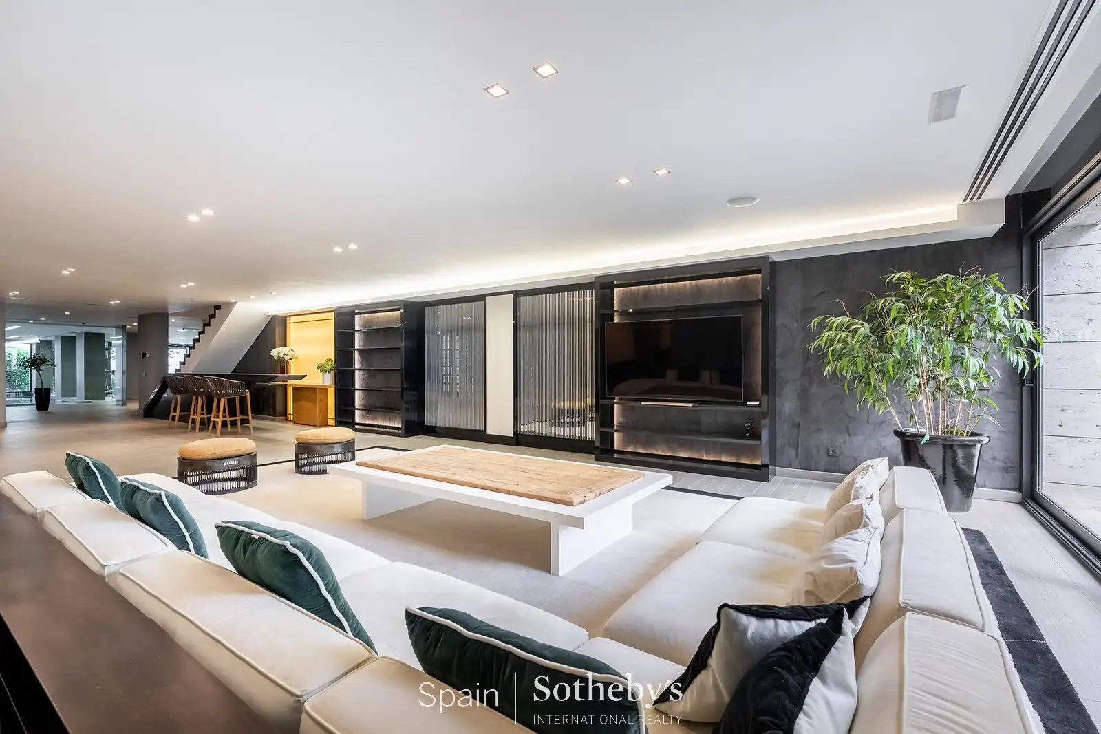 Sala d'estar de Casa o xalet de lloguer en Pozuelo de Alarcón amb Aire condicionat, Jardí privat i Terrassa