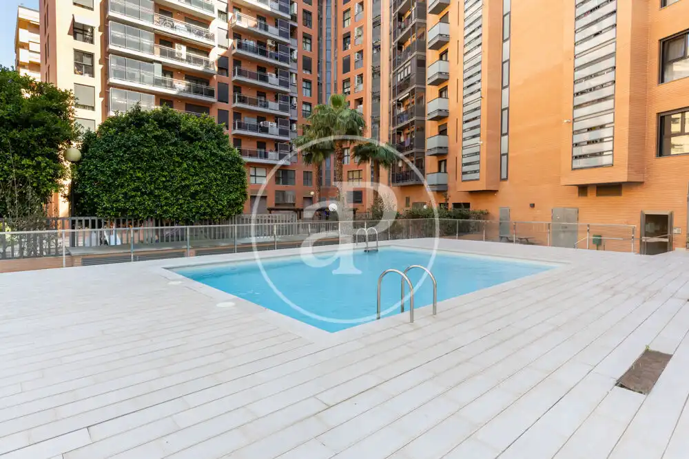 Piscina de Piso en venta en Valencia con Aire acondicionado, Calefacción y Jardín privado