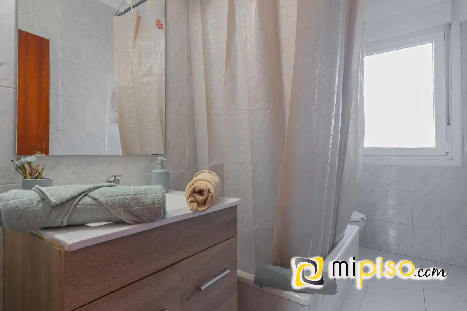 Bathroom of Flat for sale in Colindres, Cantabria