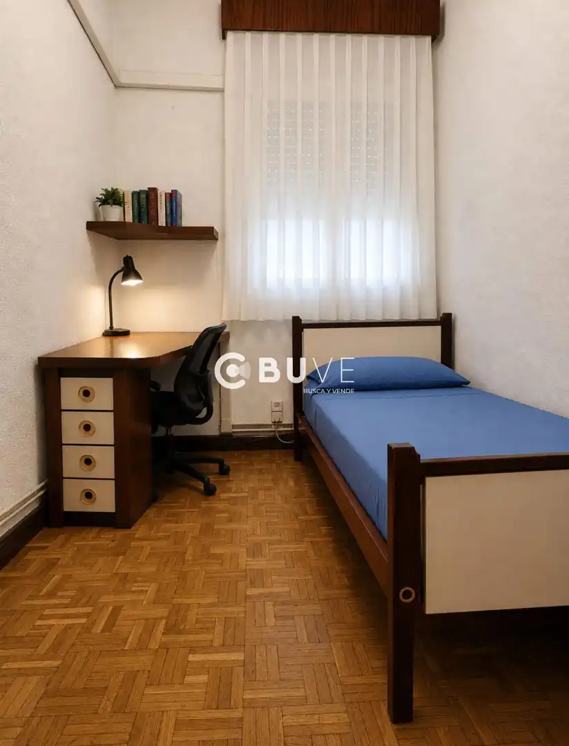 Bedroom of Flat for share in Madrid  with Furnished and Internet