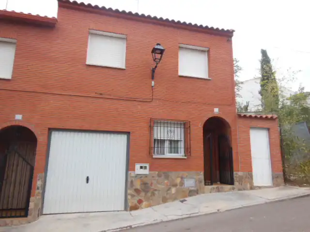 Vista exterior de Piso en venta en Ciruelos