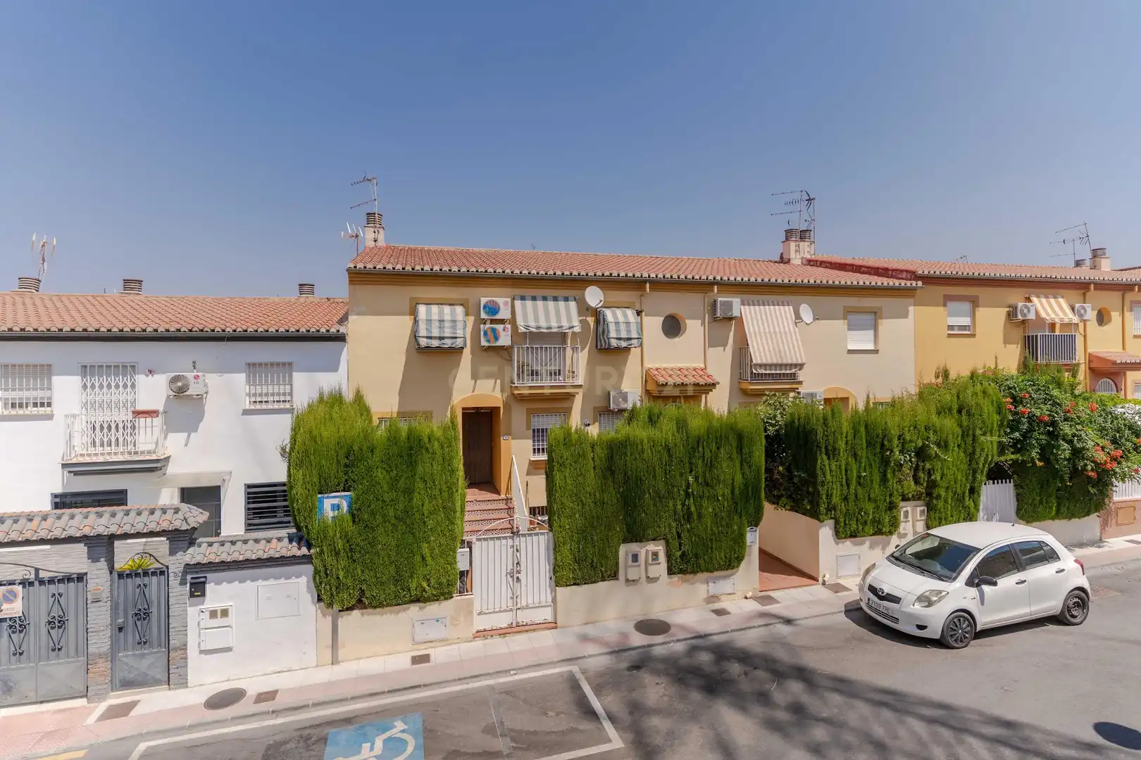 Exterior view of Flat for sale in Pulianas  with Air Conditioner and Washing machine