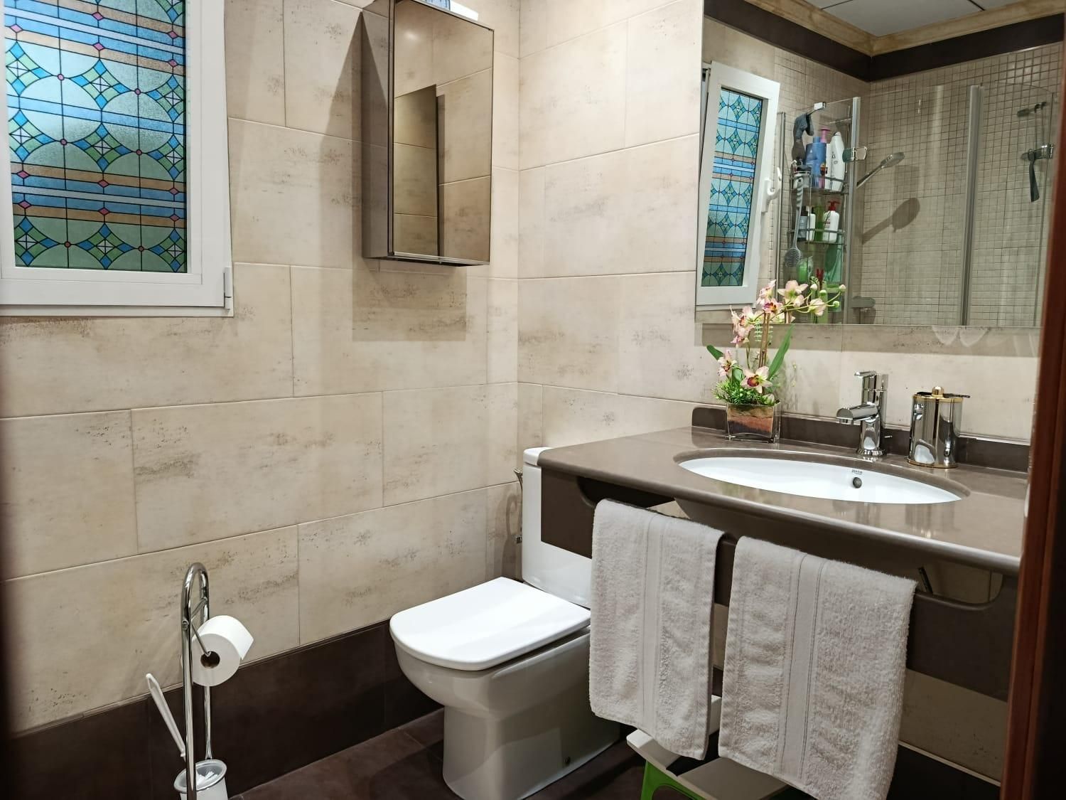 Bathroom of Flat for sale in Villena  with Air Conditioner and Balcony