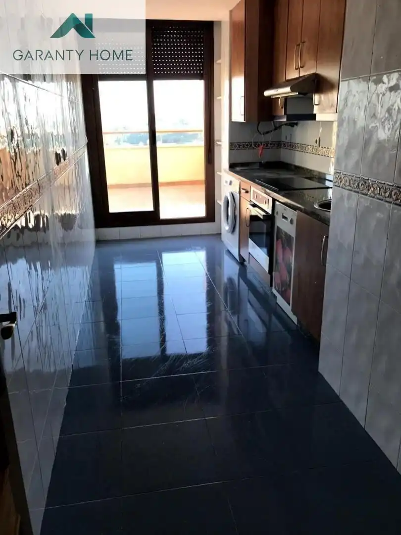 Cocina de Ático de alquiler en Benalmádena con Aire acondicionado, Jardín privado y Terraza