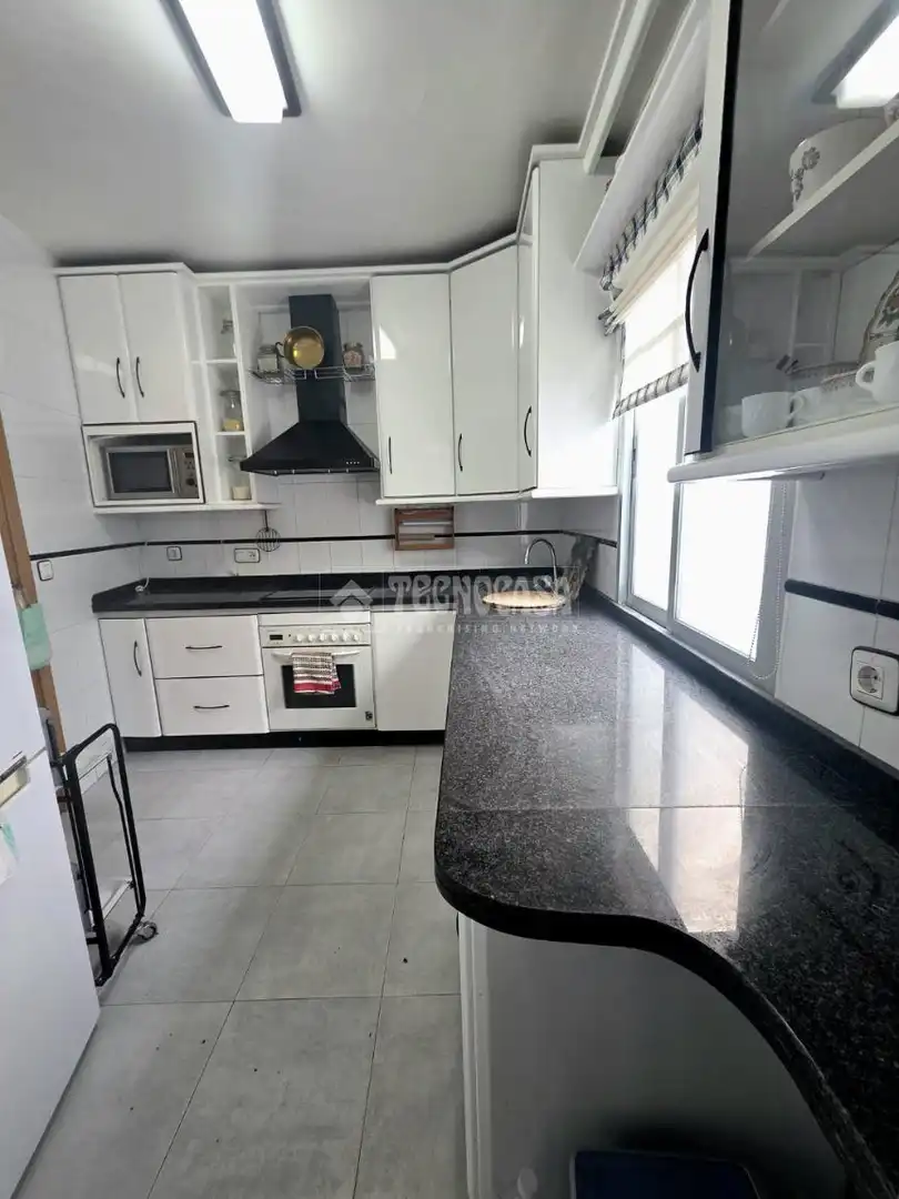 Küche von Wohnung zum Verkauf in Montilla mit Klimaanlage, Terrasse und Abstellraum