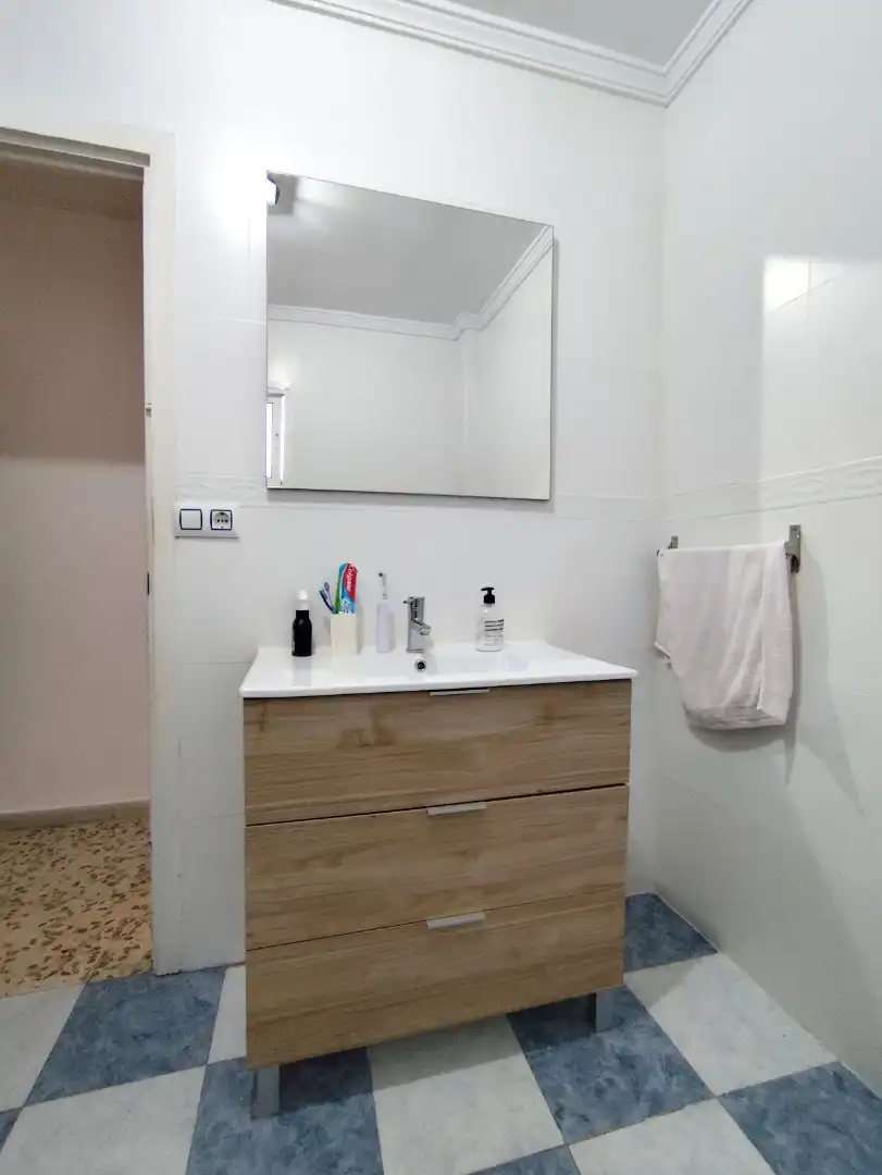 Baño de Piso de alquiler en Sanlúcar de Barrameda con Aire acondicionado, Calefacción y Amueblado