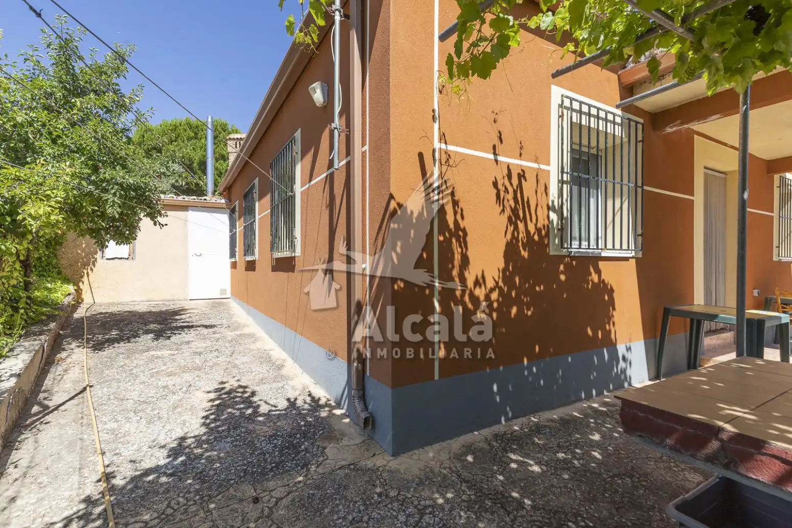 Vista exterior de Casa o chalet en venta en Cifuentes con Calefacción, Jardín privado y Trastero