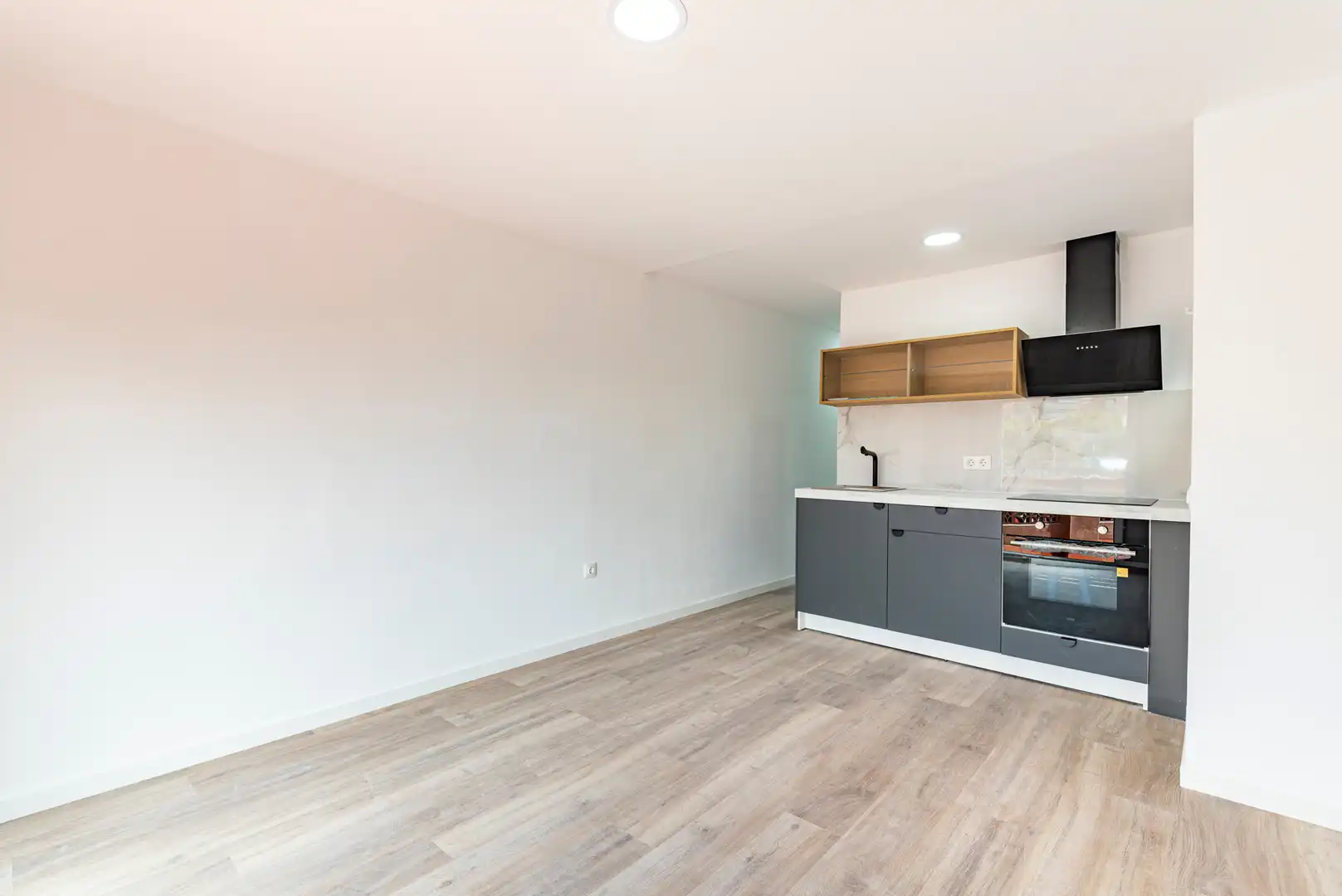 Cocina de Ático en venta en Santa Coloma de Gramenet con Terraza, Horno y Balcón