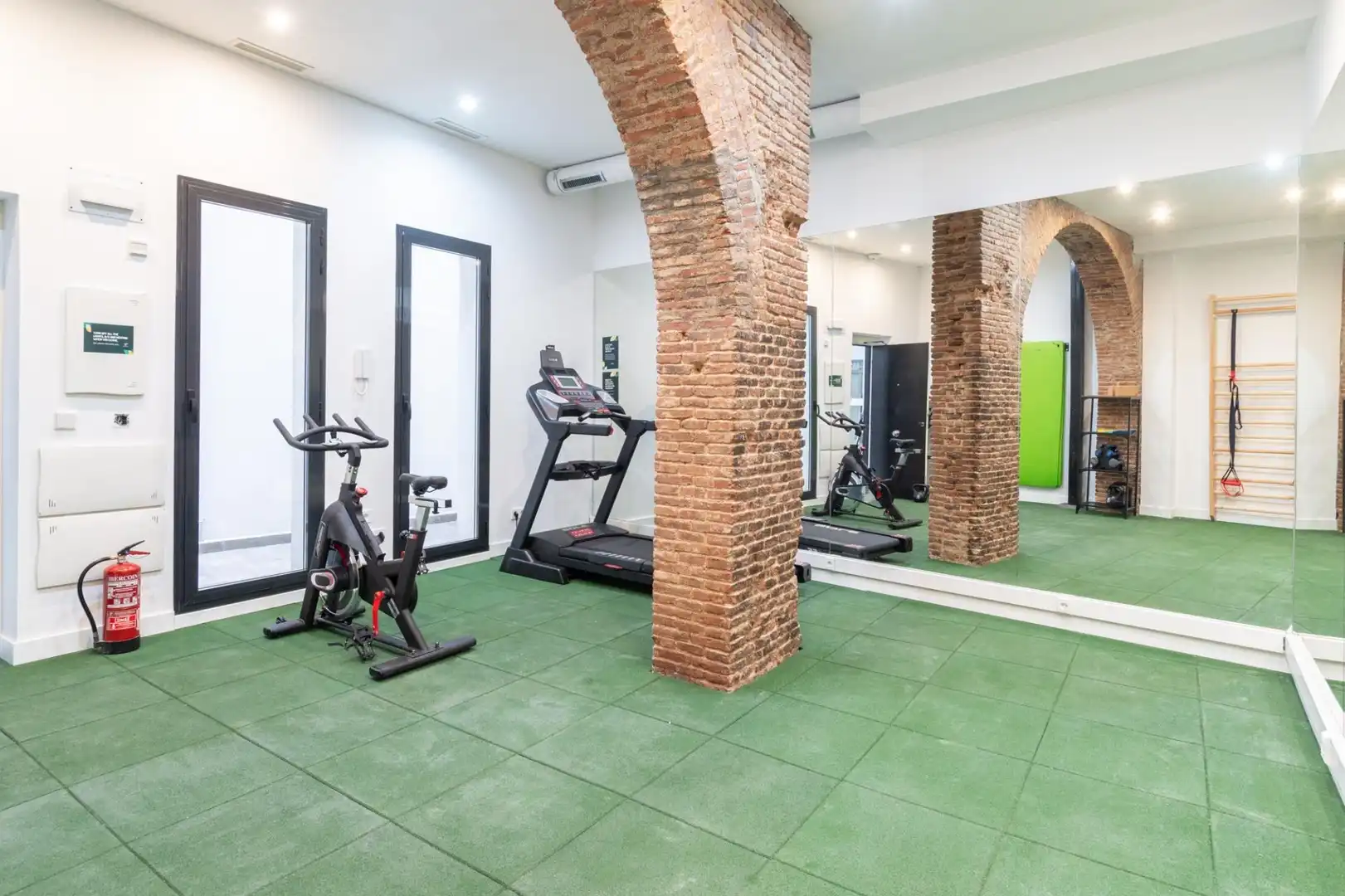 Study for rent in Madrid  with Air Conditioner, Heating and Furnished