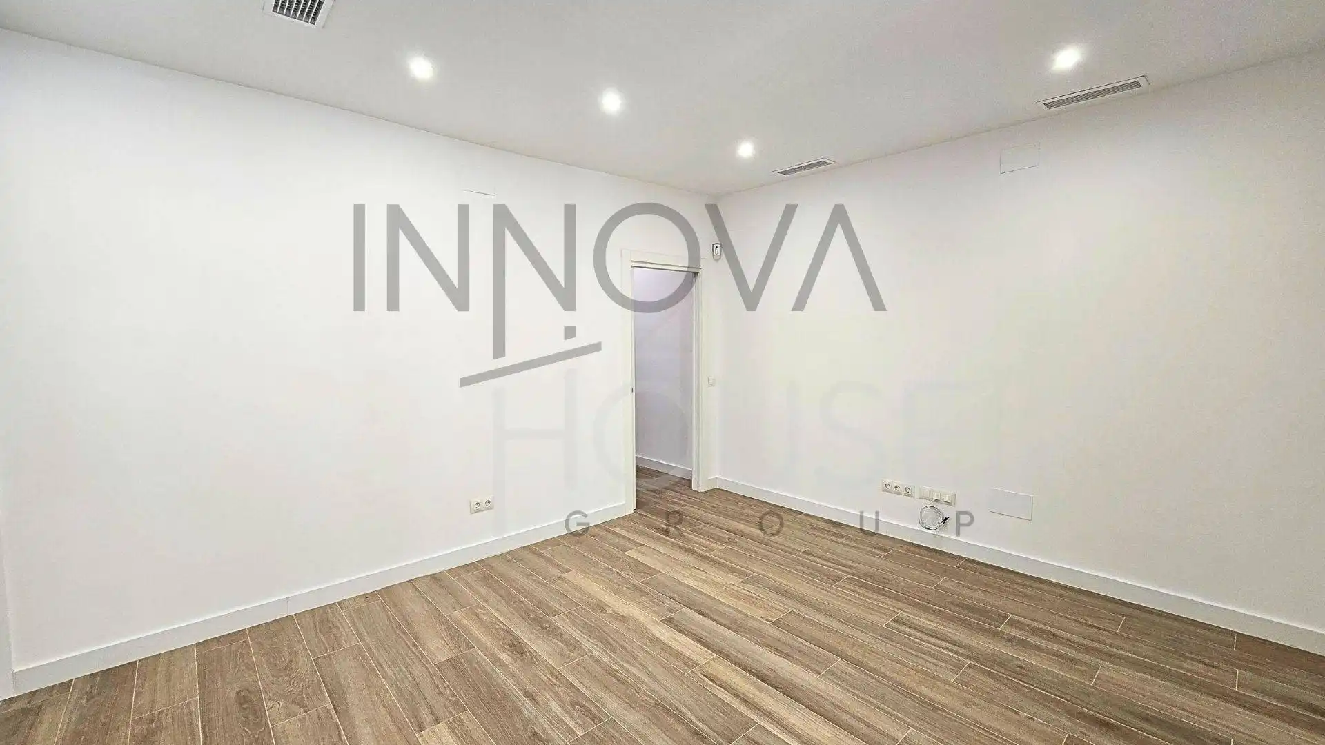 Planta baja en venta en Carrer de les Aigües del Llobregat, La Florida