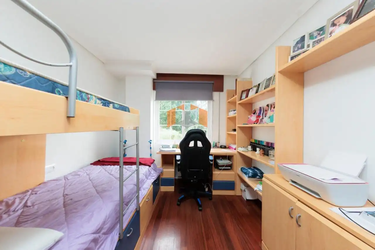 Bedroom of Houses for sale in Vigo   with Heating, Private garden and Parquet flooring