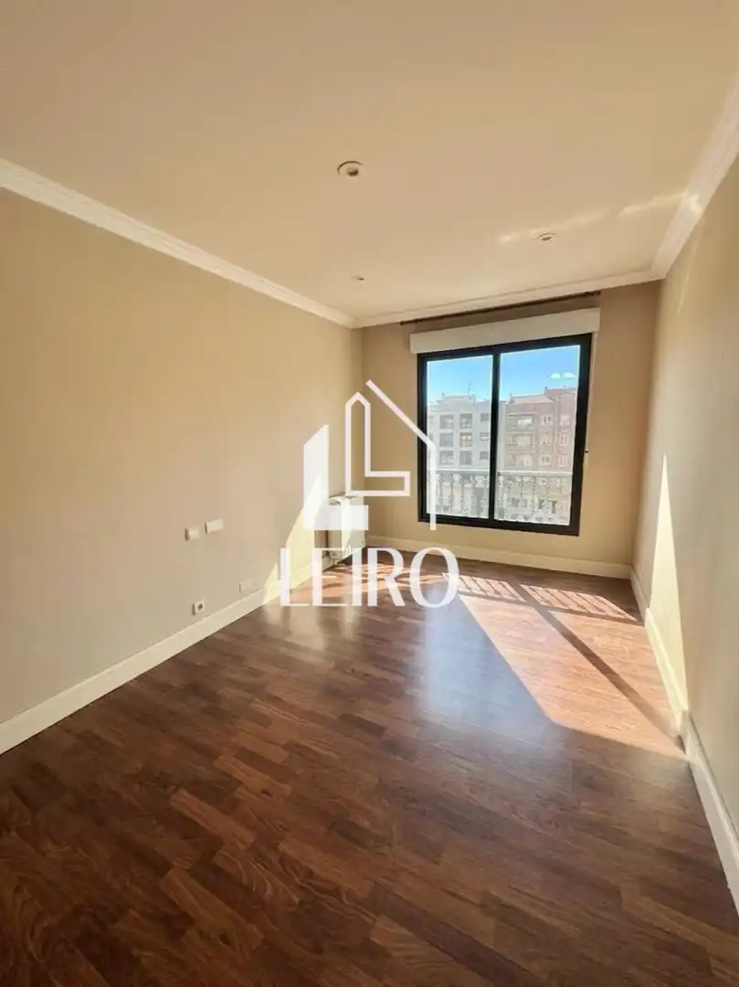 Habitación de Piso en venta en Vilagarcía de Arousa con Calefacción, Parquet y Trastero