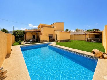 Villa con piscina in vendita a L'Albir