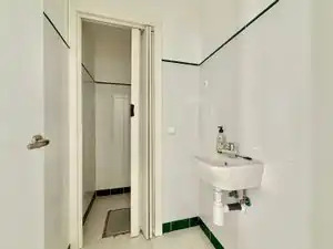 Baño de Local de alquiler en Madrid
