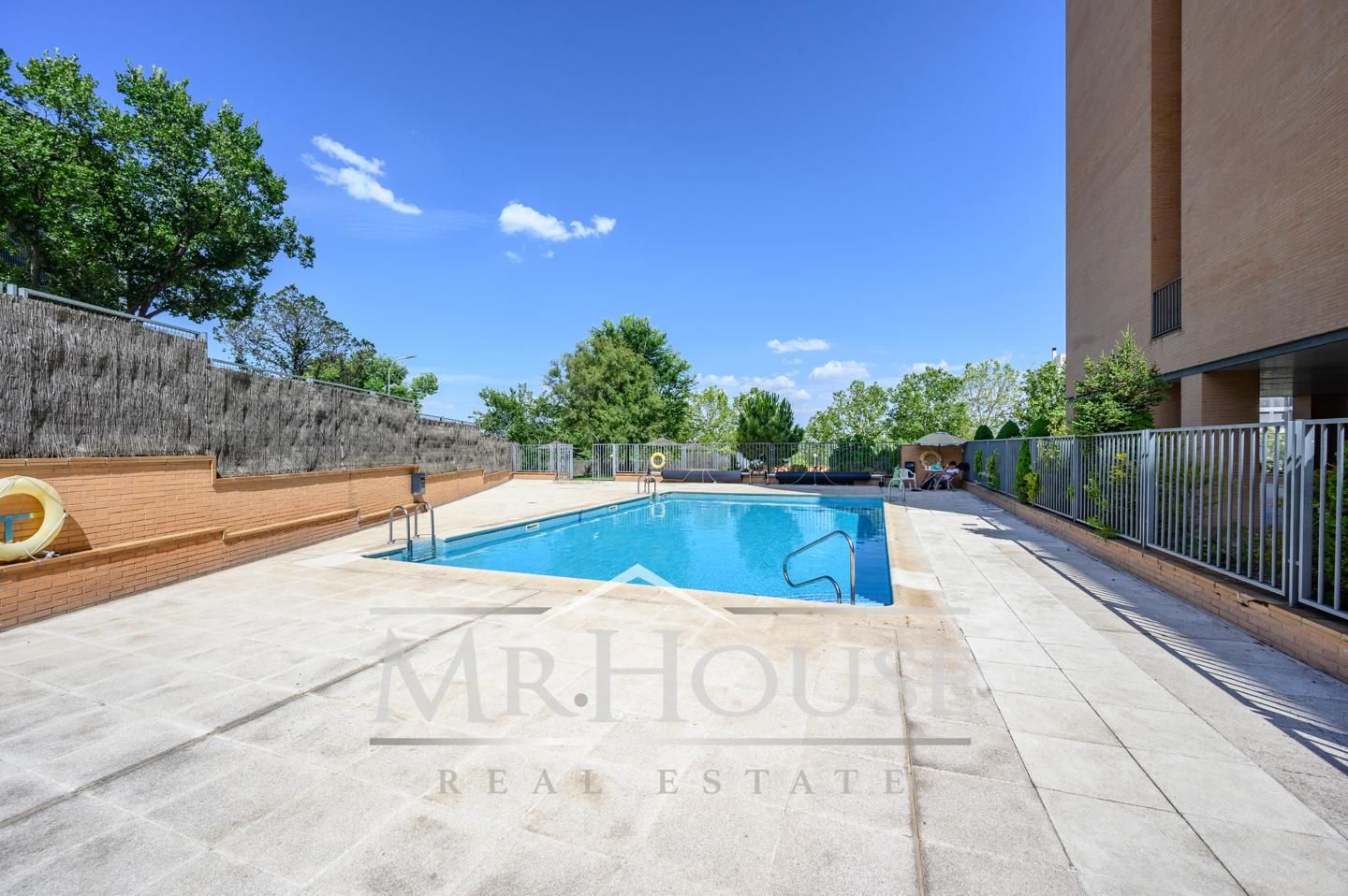 Swimming pool of Apartment for sale in  Madrid Capital  with Air Conditioner, Parquet flooring and Storage room
