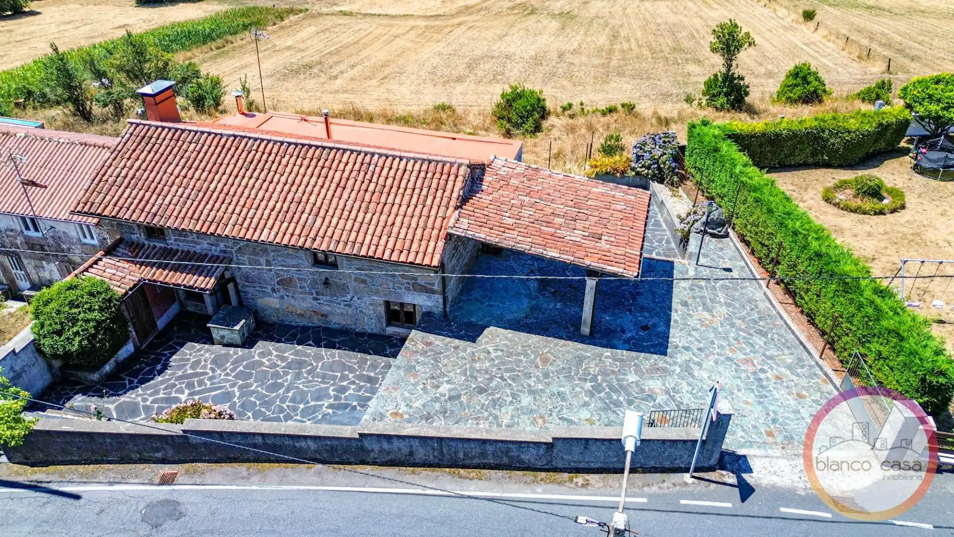 Vista exterior de Casa o xalet en venda en Vimianzo amb Calefacció i Traster