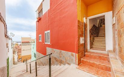 Vista exterior de Casa o xalet en venda en Las Palmas de Gran Canaria amb Terrassa