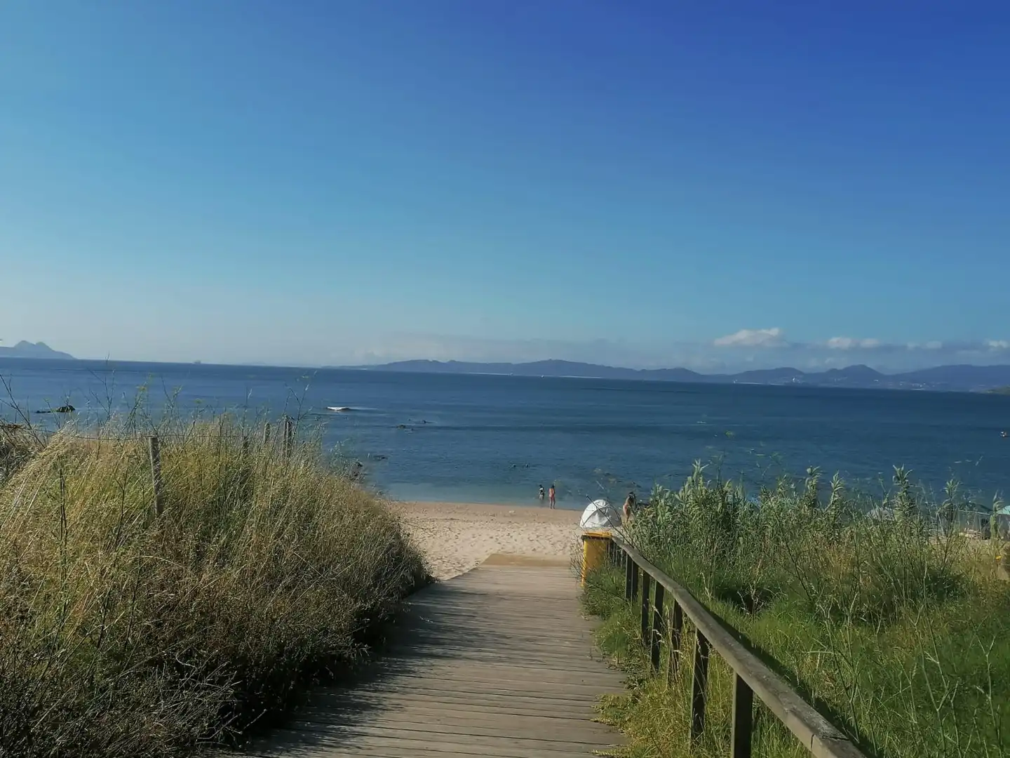 Vista exterior de Pis en venda en Baiona amb Calefacció, Traster i Piscina