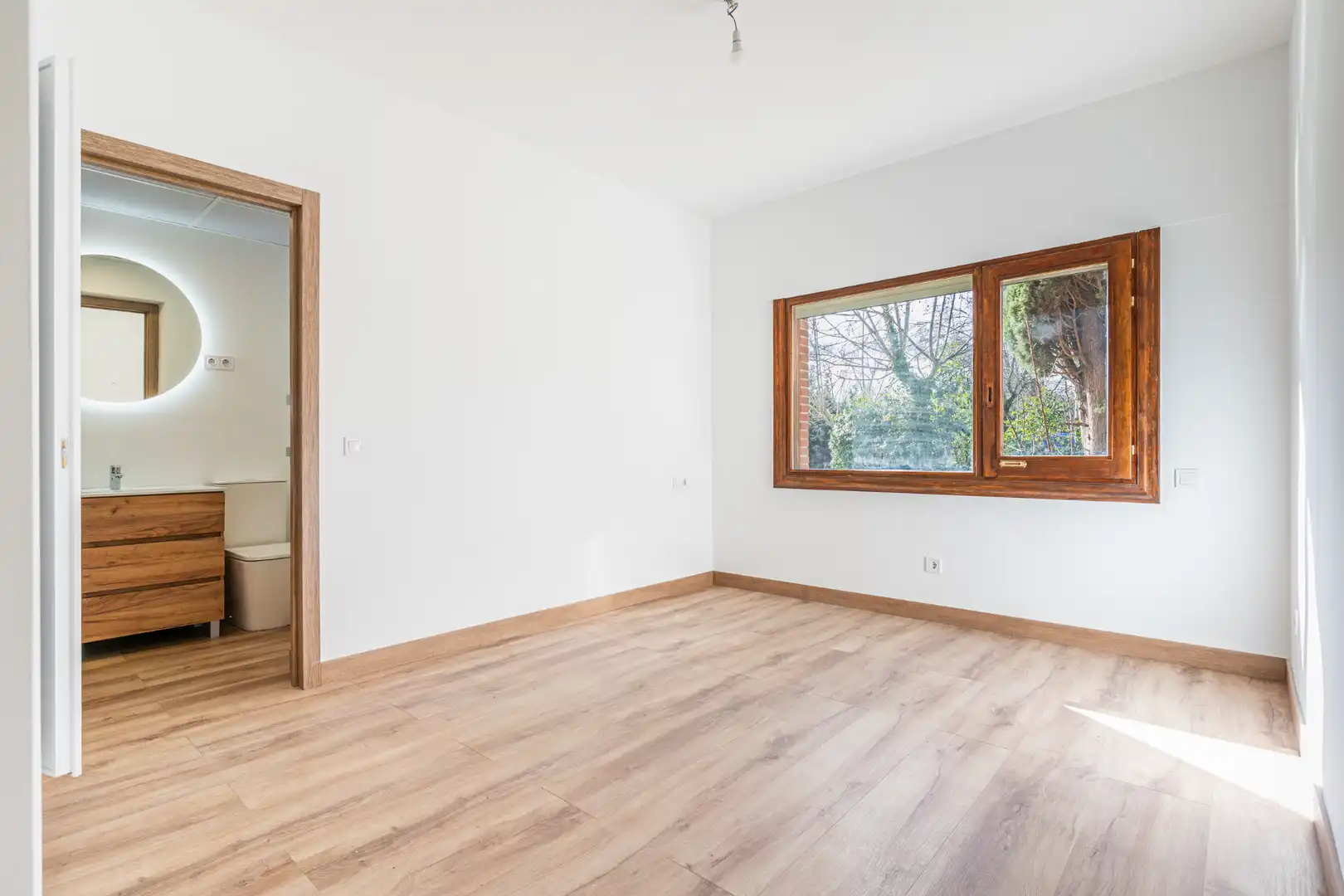 Bedroom of Houses for sale in Villanueva de la Cañada  with Air Conditioner, Heating and Private garden