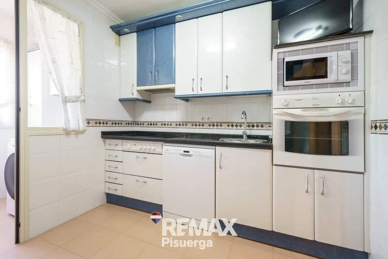 Cocina de Piso en venta en Valladolid con Aire acondicionado, Calefacción y Jardín privado