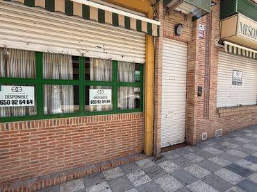 Local comercial en venta en Calle Calderón de la Barca 21