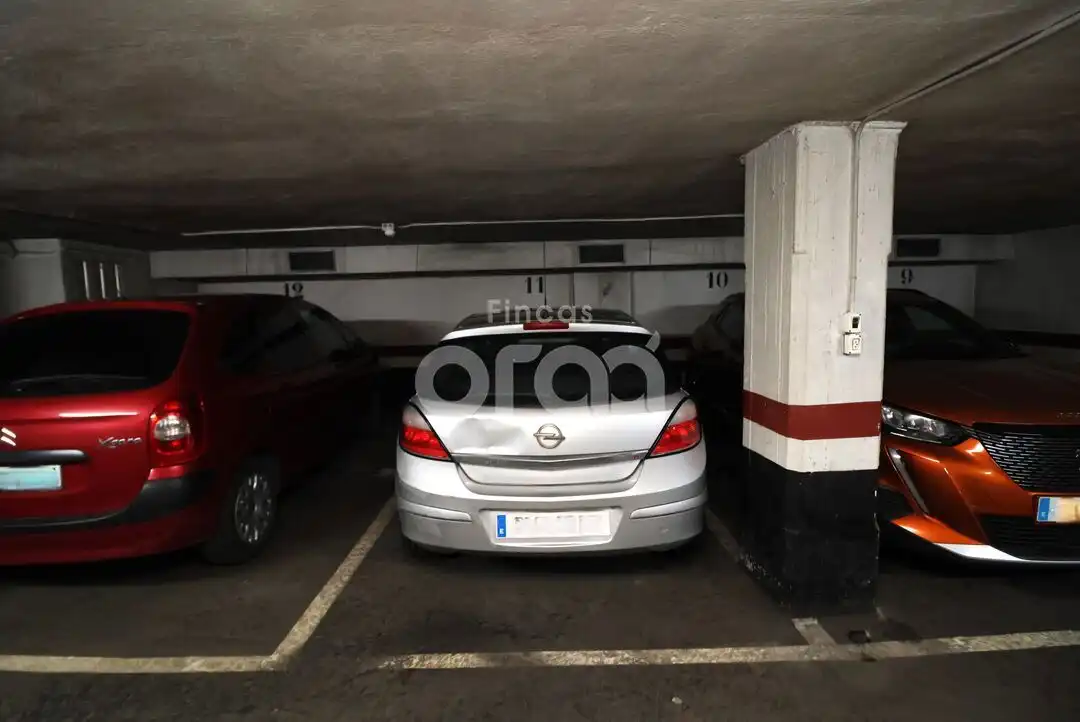 Parking de Piso en venta en Santurtzi  con Calefacción, Amueblado y Balcón