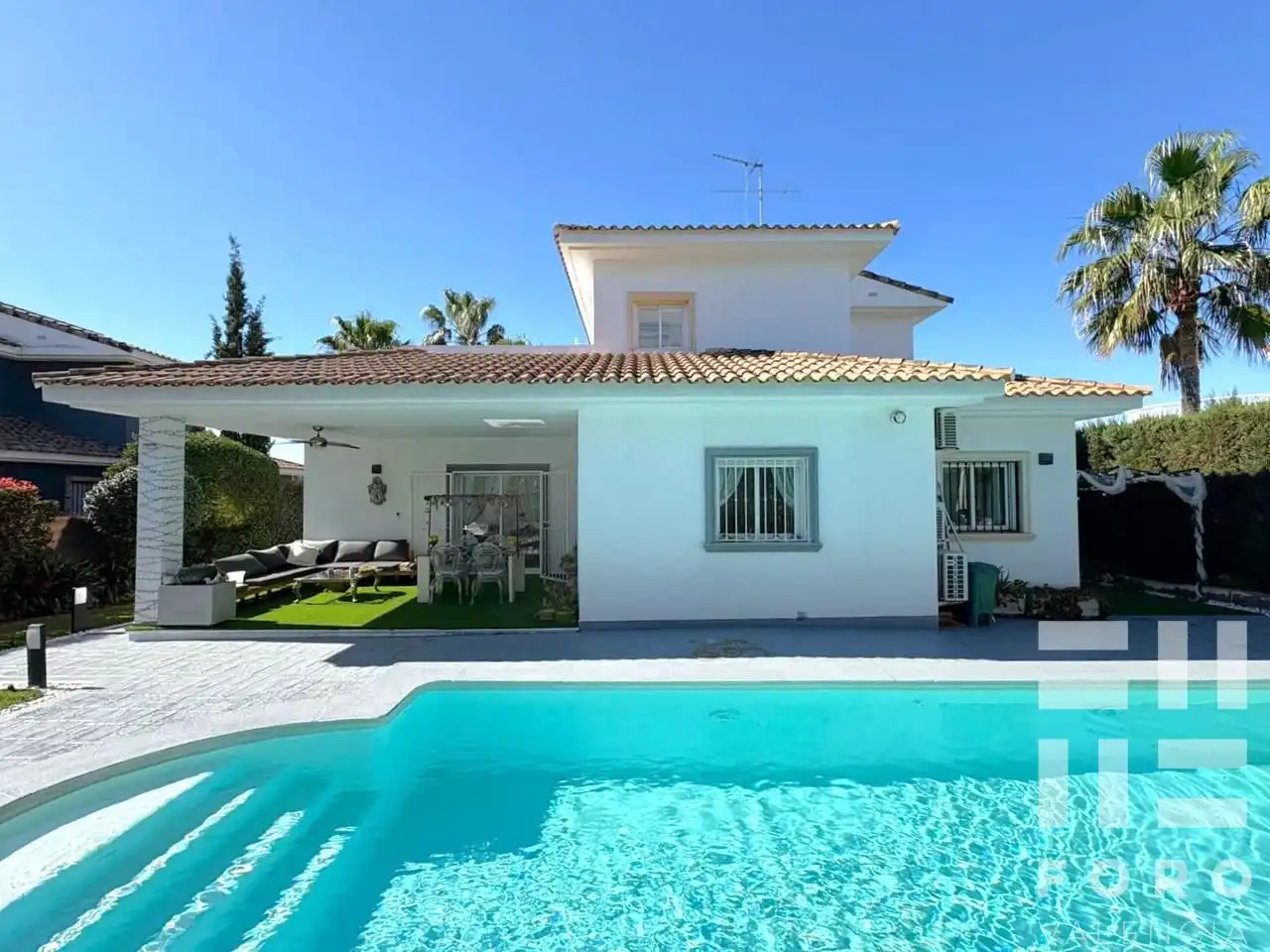 Vista exterior de Casa o chalet en venta en L'Eliana con Aire acondicionado, Jardín privado y Terraza