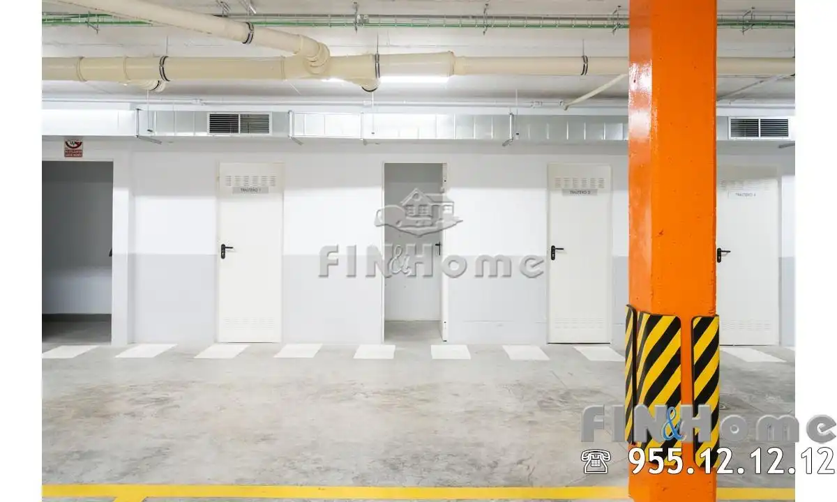Parking de Ático en venta en Sevilla con Aire acondicionado, Calefacción y Jardín privado