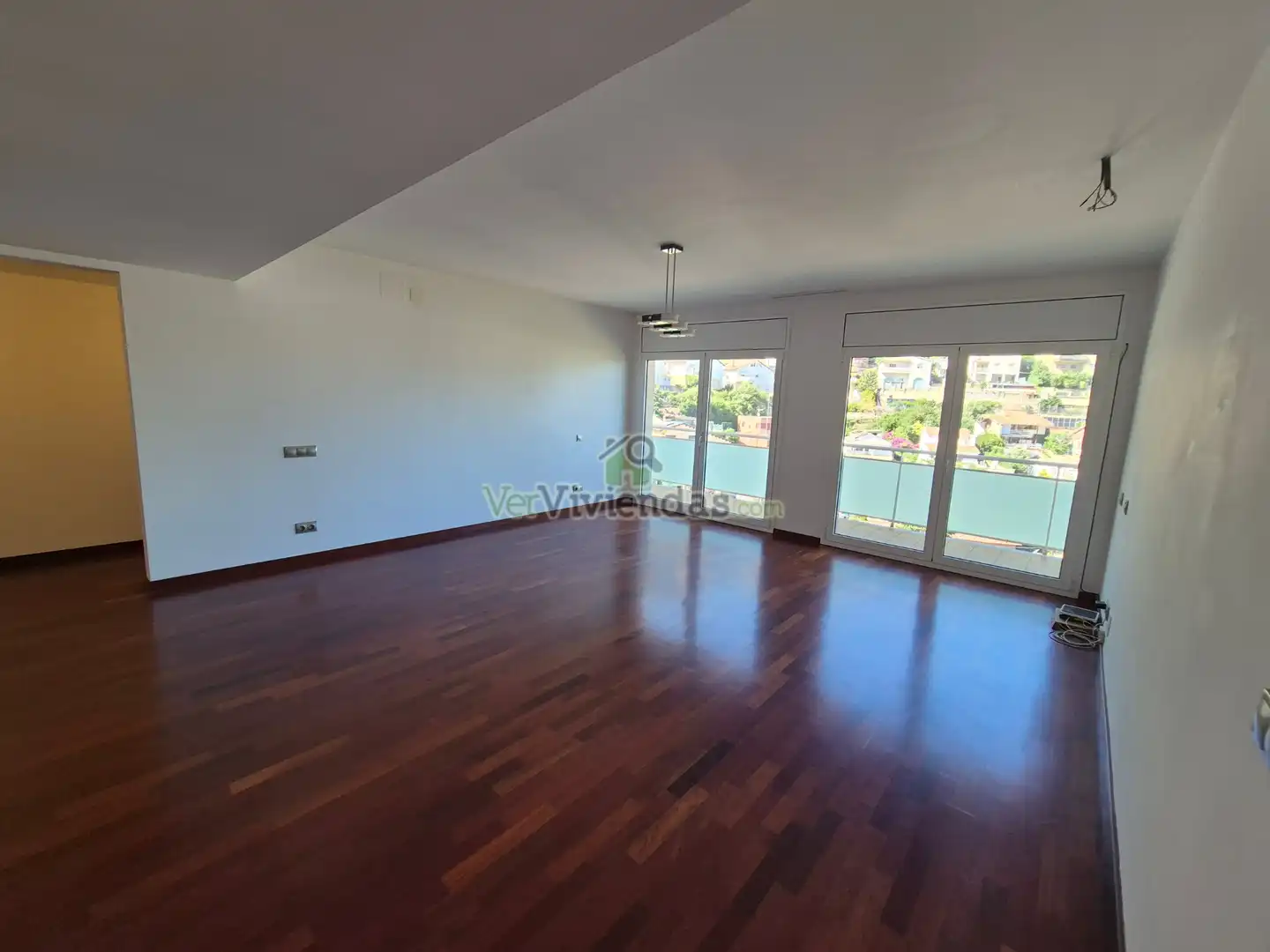 Sala de estar de Casa o chalet en venta en Vallirana con Aire acondicionado, Calefacción y Jardín privado
