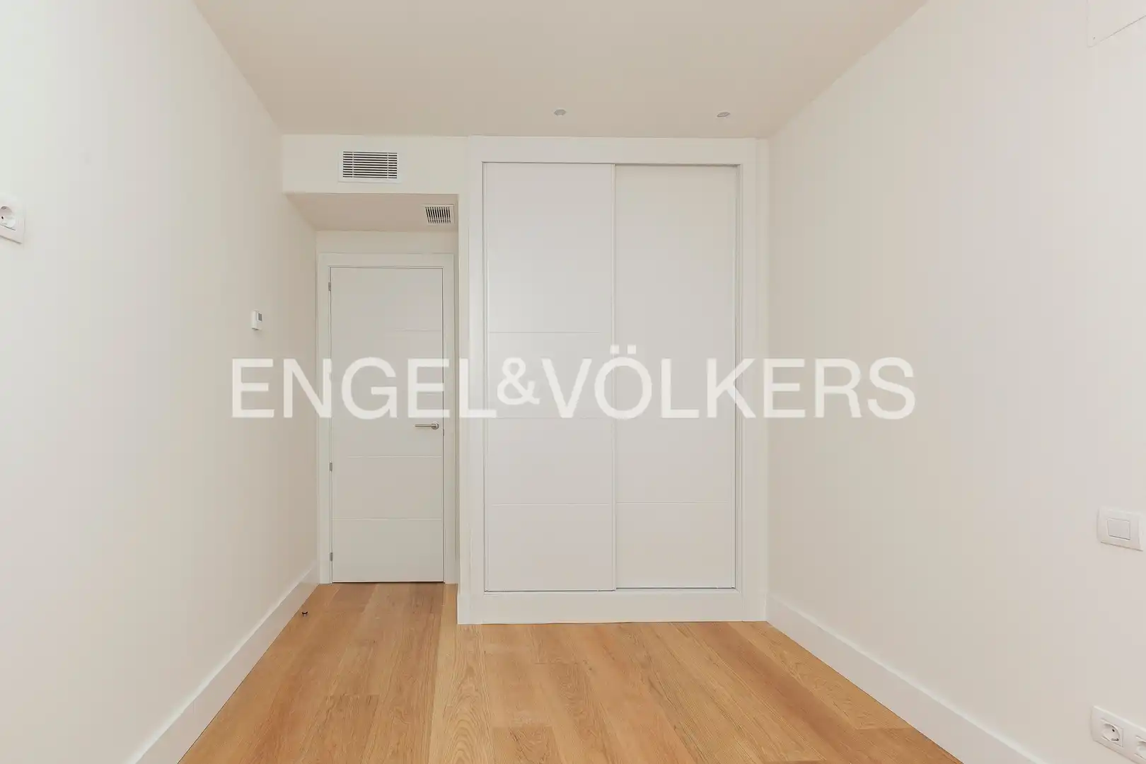 Habitación de Piso de alquiler en Madrid con Aire acondicionado, Calefacción y Jardín privado