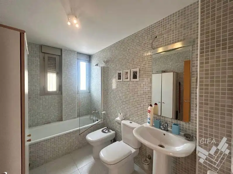 Bathroom of Flat for sale in Vinaròs  with Air Conditioner, Terrace and Furnished