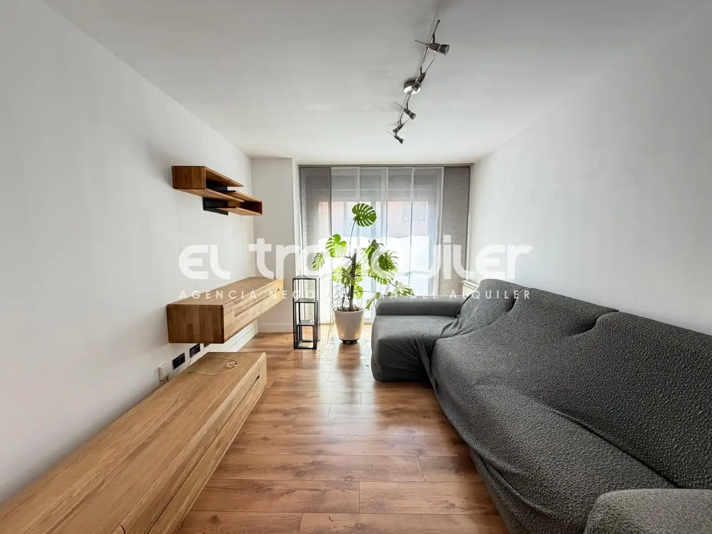 Flat with pool to rent in Calle Cristobal Colon, imagen 3