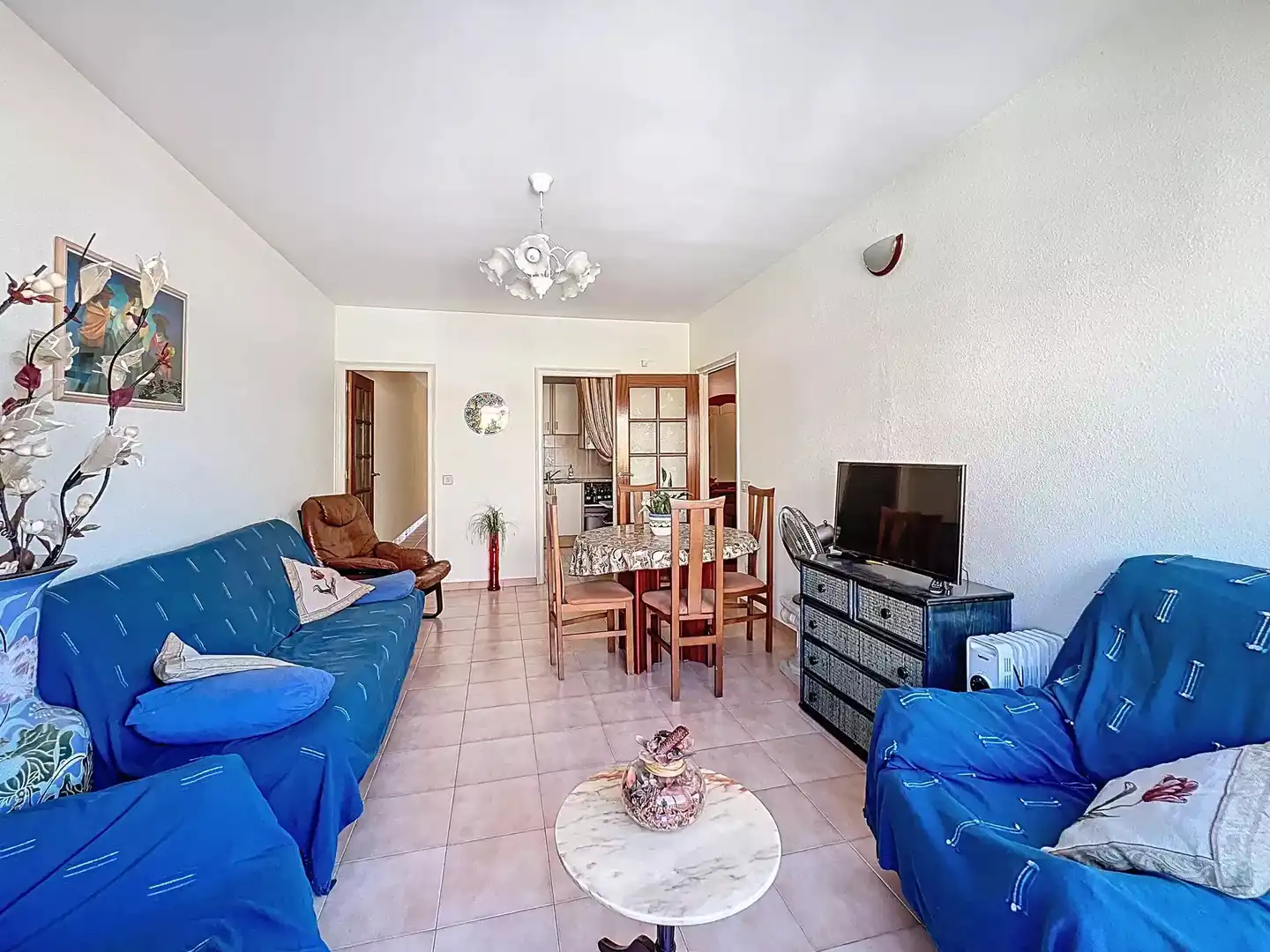Sala d'estar de Pis en venda en Roses amb Moblat