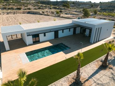 Xalet amb piscina en venda a El Pinós / Pinoso